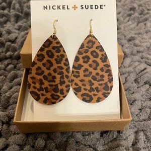 Nigel & suede leather earrings small NWT